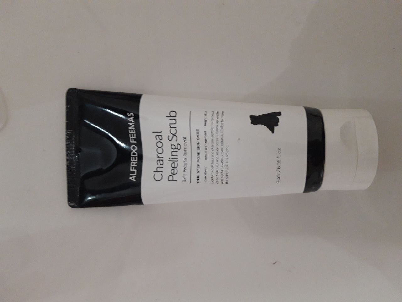 Charcoal Peeling Scrub — before